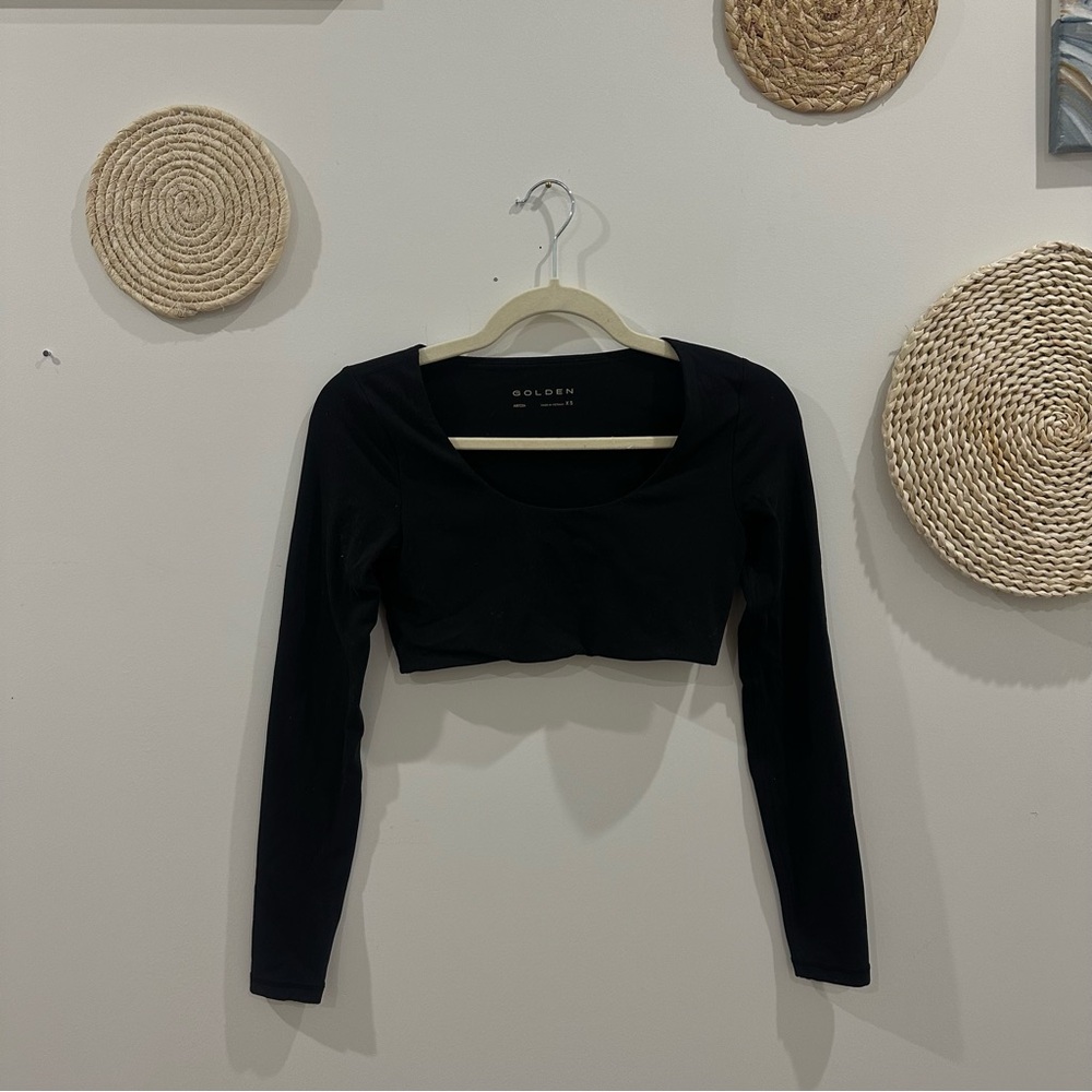 Aritzia Women's Cropped Athletic Top